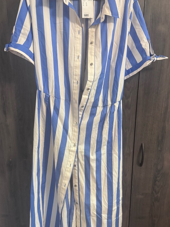 H&M Dresses & Skirts - Striped Blue and White Button-Front women dress